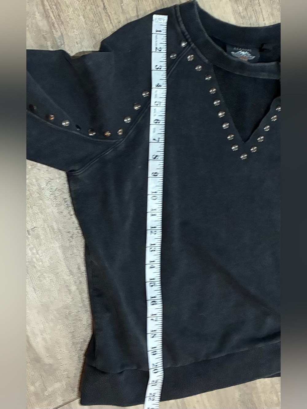 Harley-Davidson Women’s M Studded Cutout Wing Graphic Sweatshirt - Picture 9 of 10